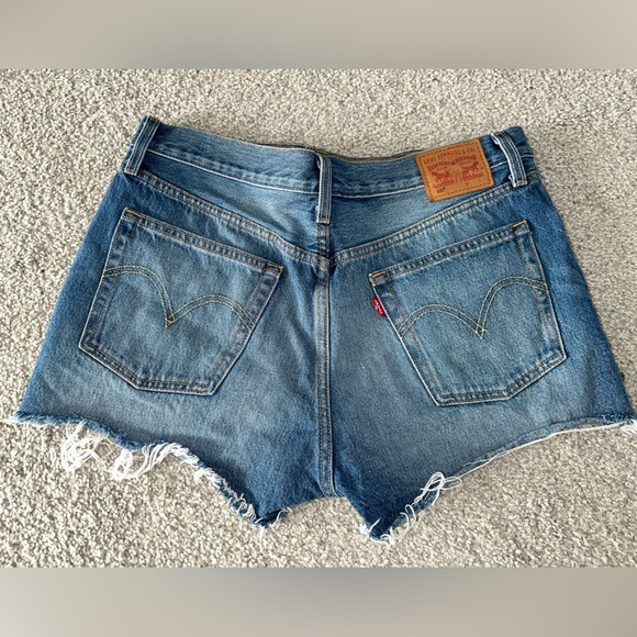 Levi denim shorts - Picture 1 of 3